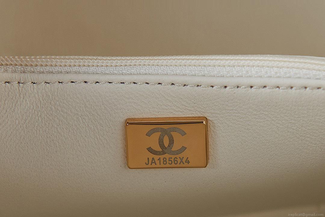 Chanel Small Vanity Case Lambskin gold-tone metal AS3066 White