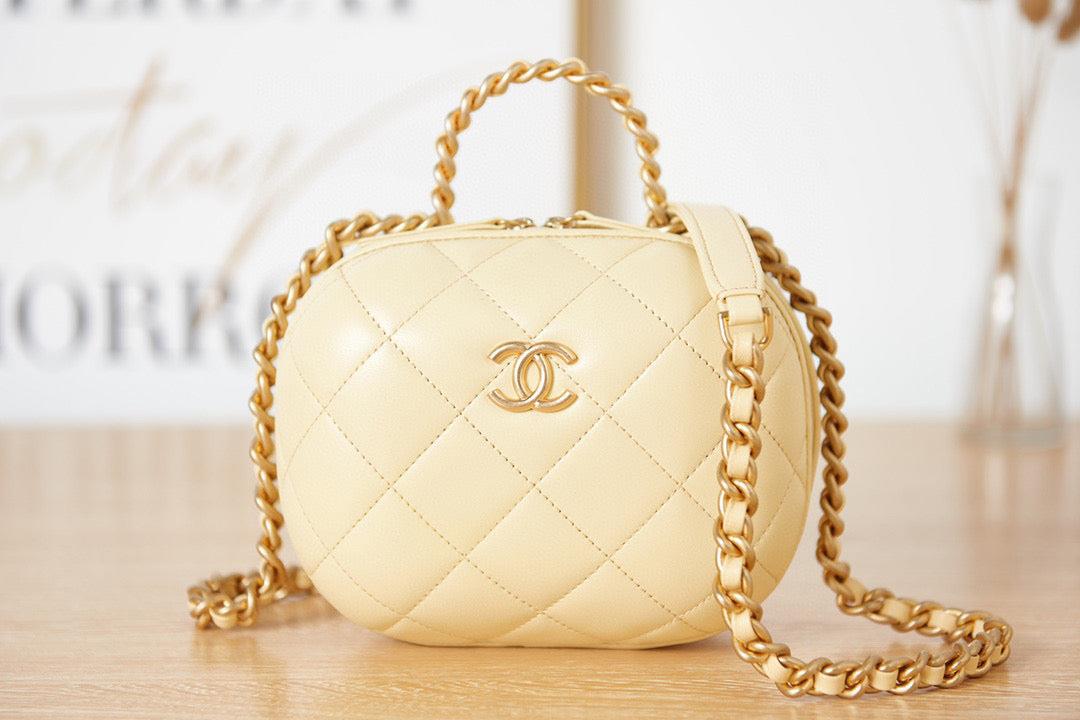 Chanel Small Vanity Case Lambskin gold-tone metal AS3066 Apricot