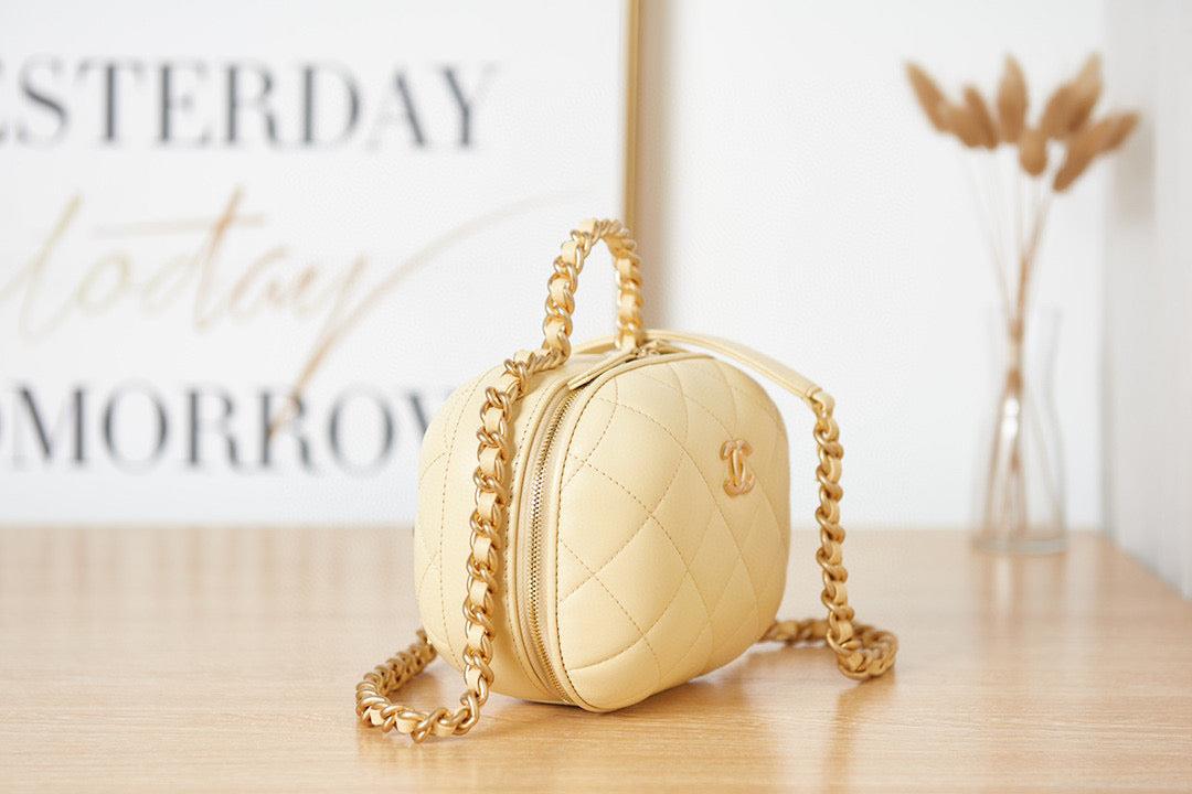 Chanel Small Vanity Case Lambskin gold-tone metal AS3066 Apricot