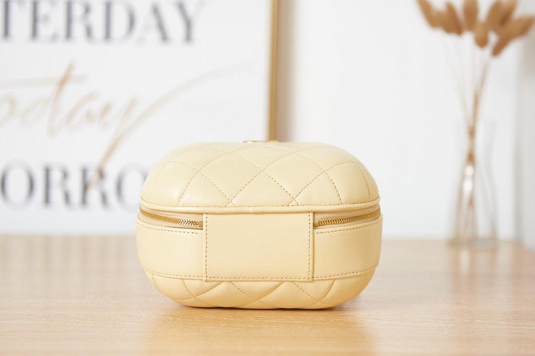 Chanel Small Vanity Case Lambskin gold-tone metal AS3066 Apricot