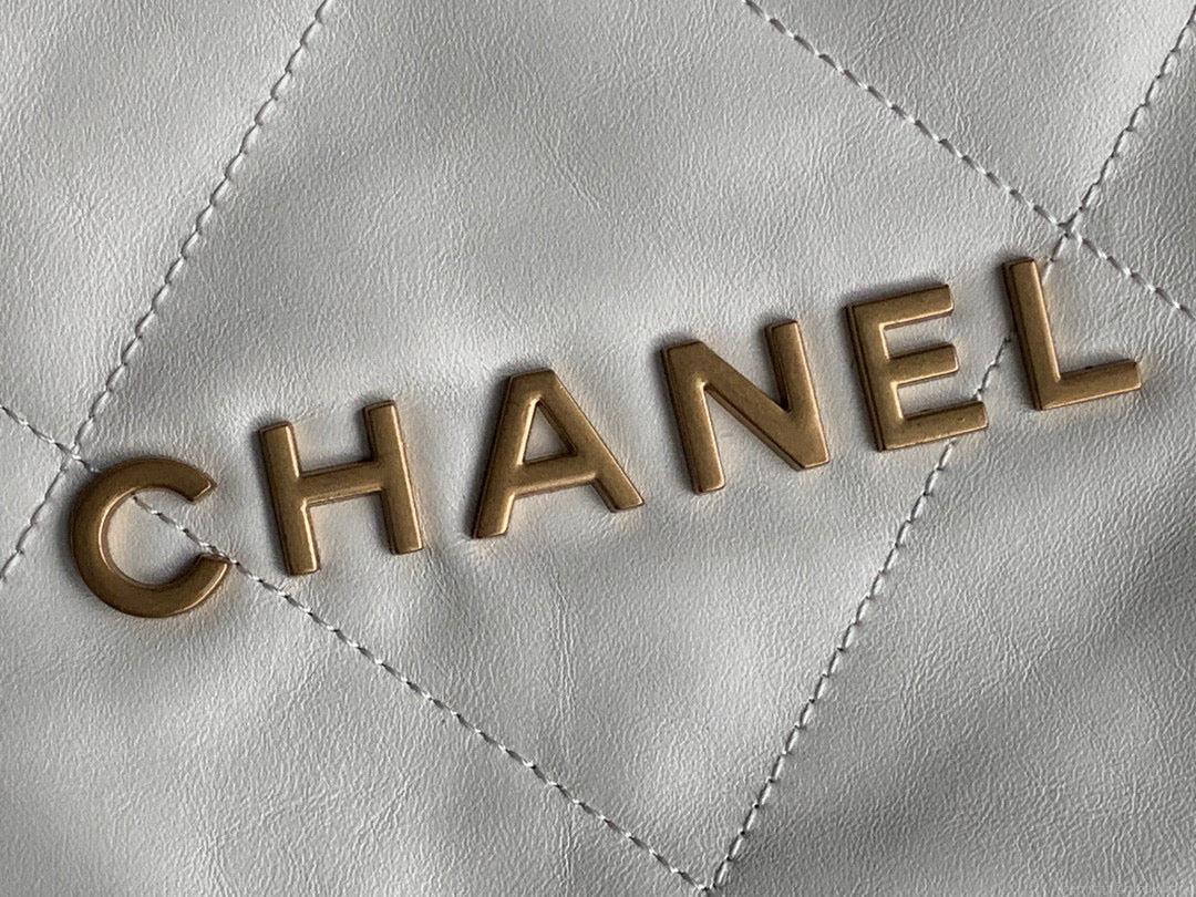 Chanel 22 Large Handbag Shiny Calfskin Gold-Tone Metal AS3262 White