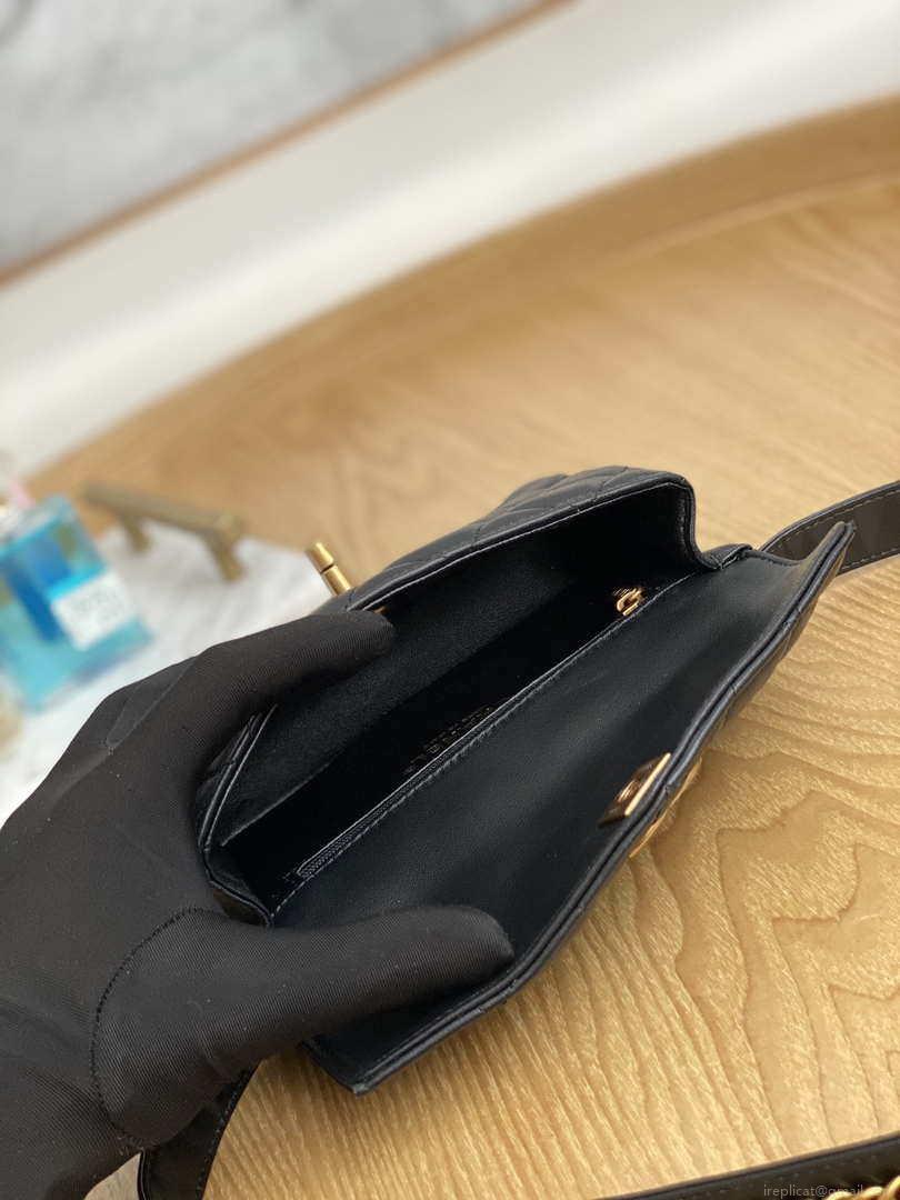 Chanel A99009 Waist bag Lambskin gold Black