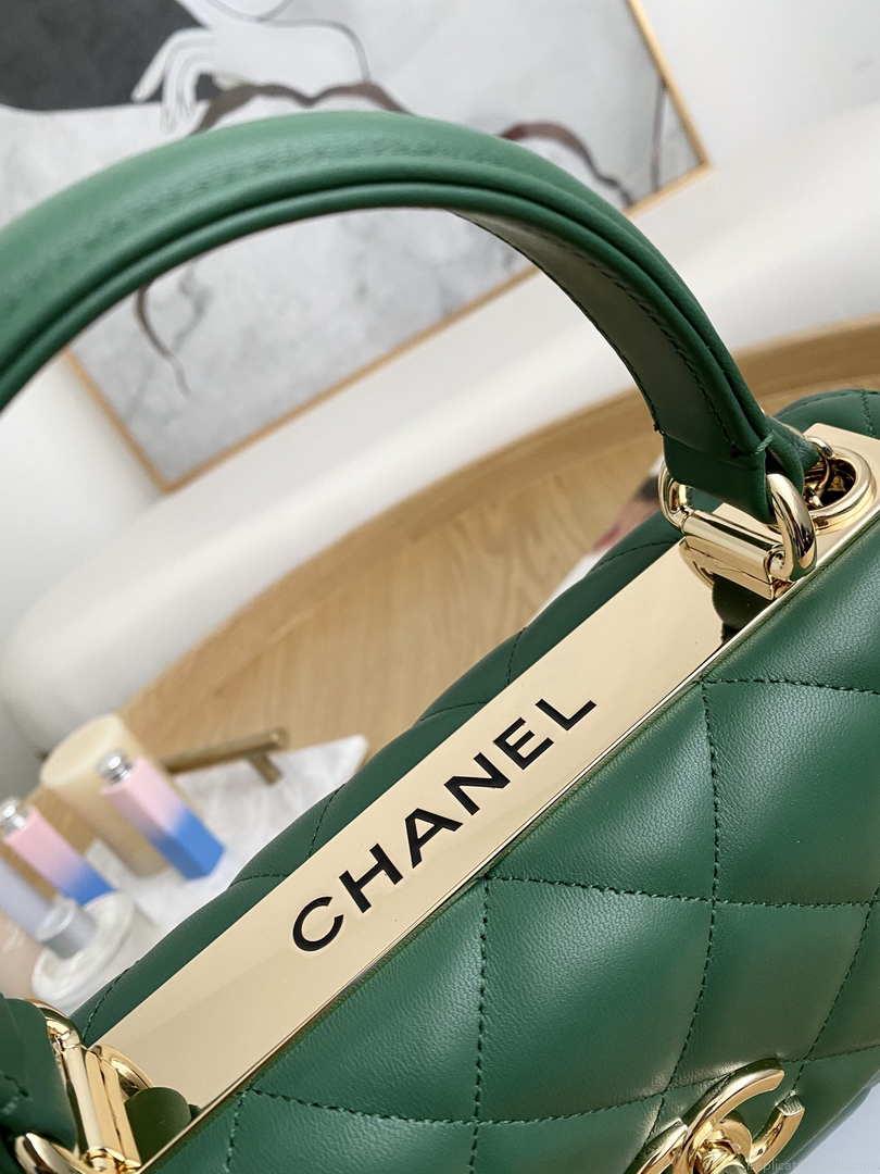 Chanel Small Trendy CC Flap Bag With Top Handle Lambskin bag A92236 Green Gold
