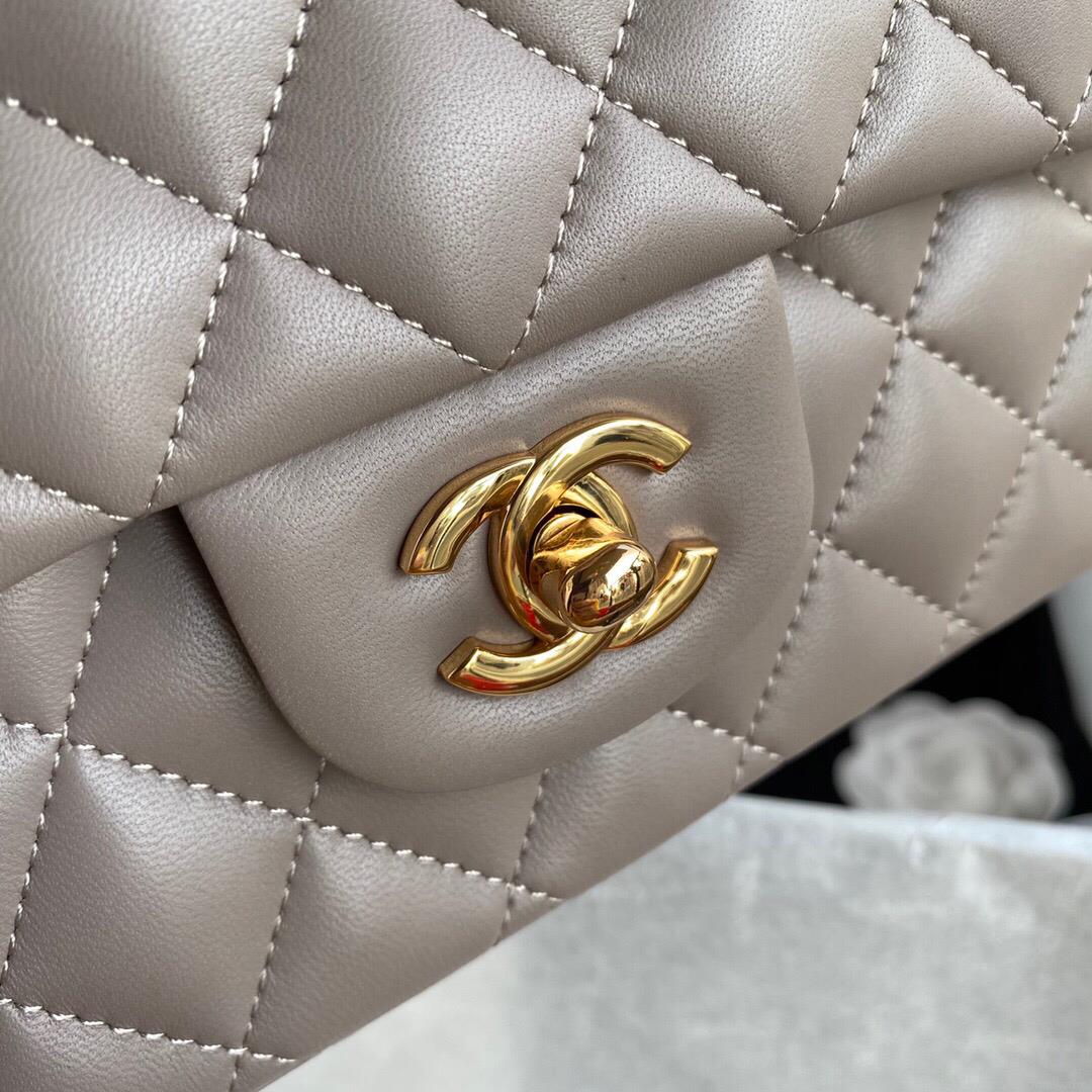 Chanel A01112 CF Quilted Classic Flap Bag in Grainy Lambskin Gray