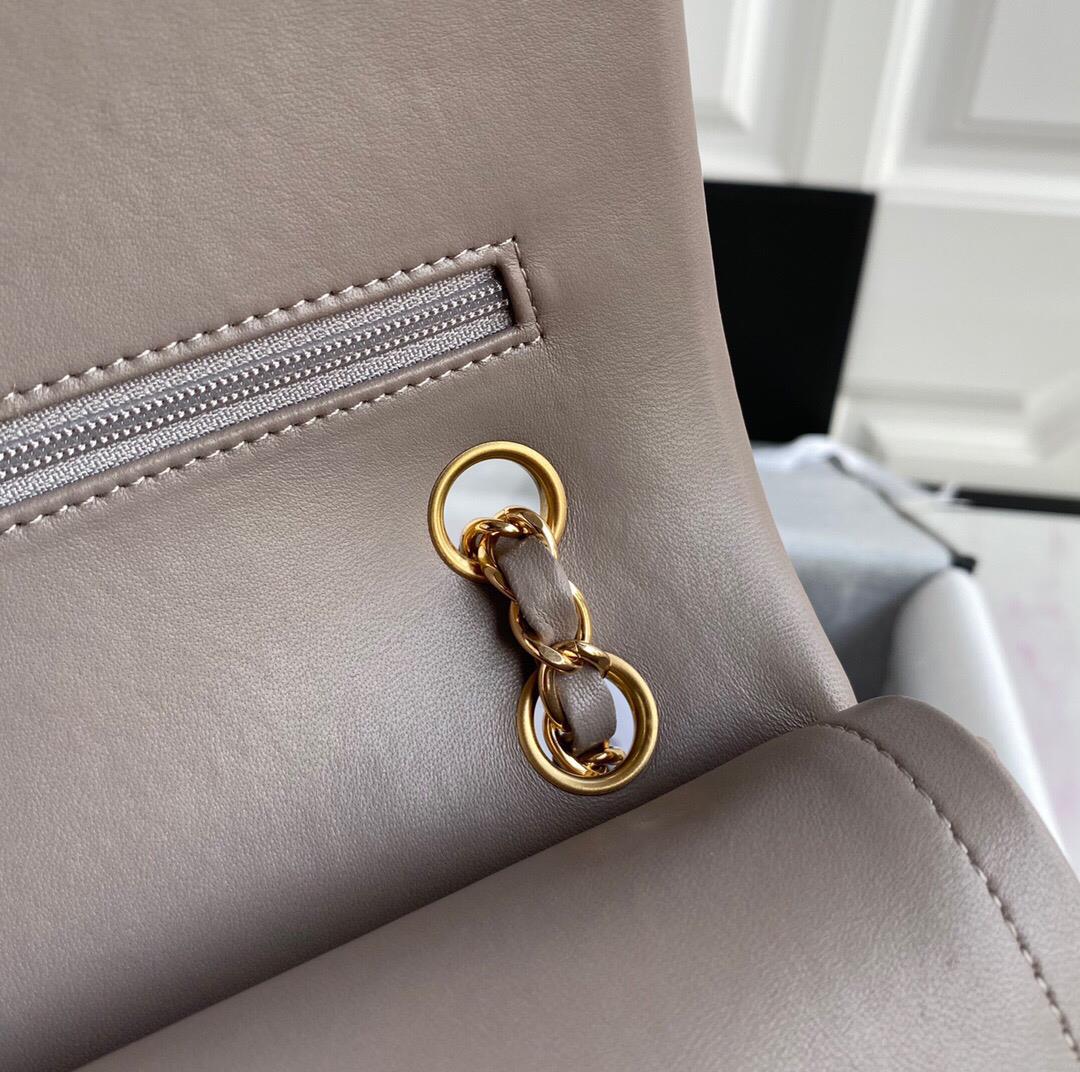 Chanel A01112 CF Quilted Classic Flap Bag in Grainy Lambskin Gray