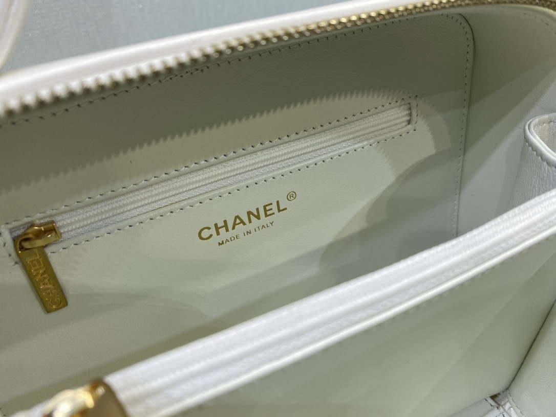 Chanel CC Filigree Vanity Case Bag Grained Calfskin A93343 White