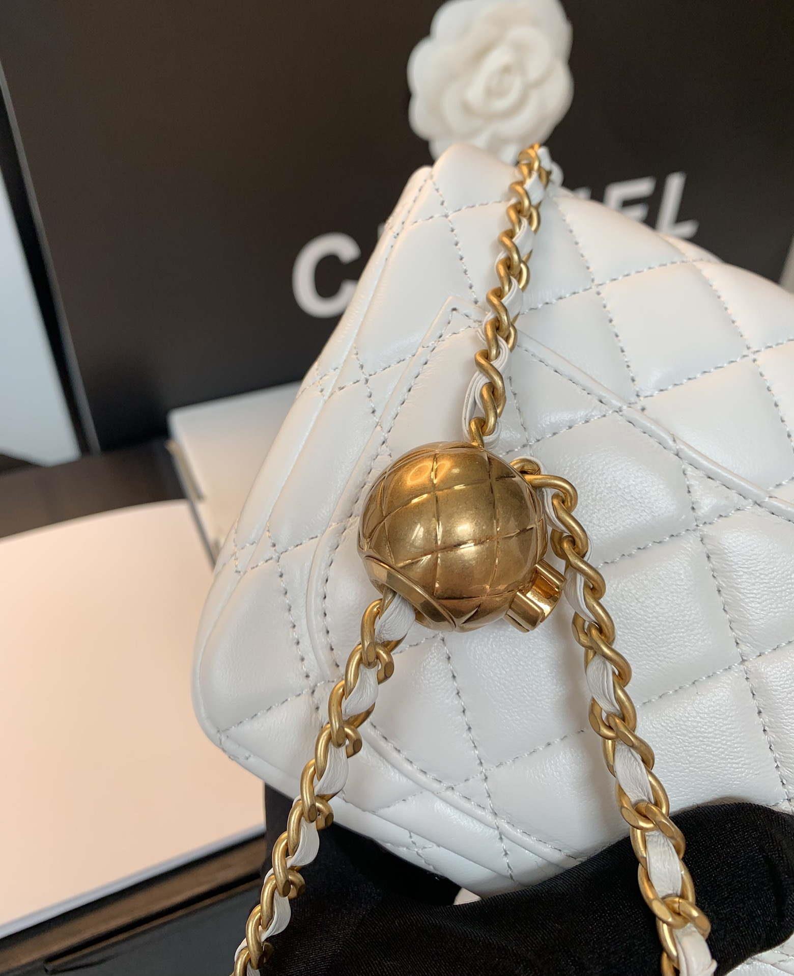 Chanel As1786 Flap Bag NA106 Shoulder Handbag B02916 Lambskin White