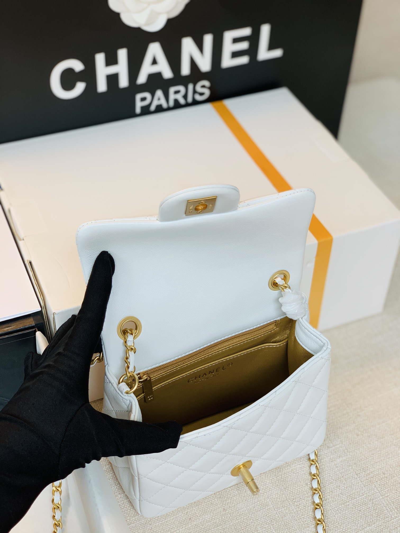 Chanel As1786 Flap Bag NA106 Shoulder Handbag B02916 Lambskin White