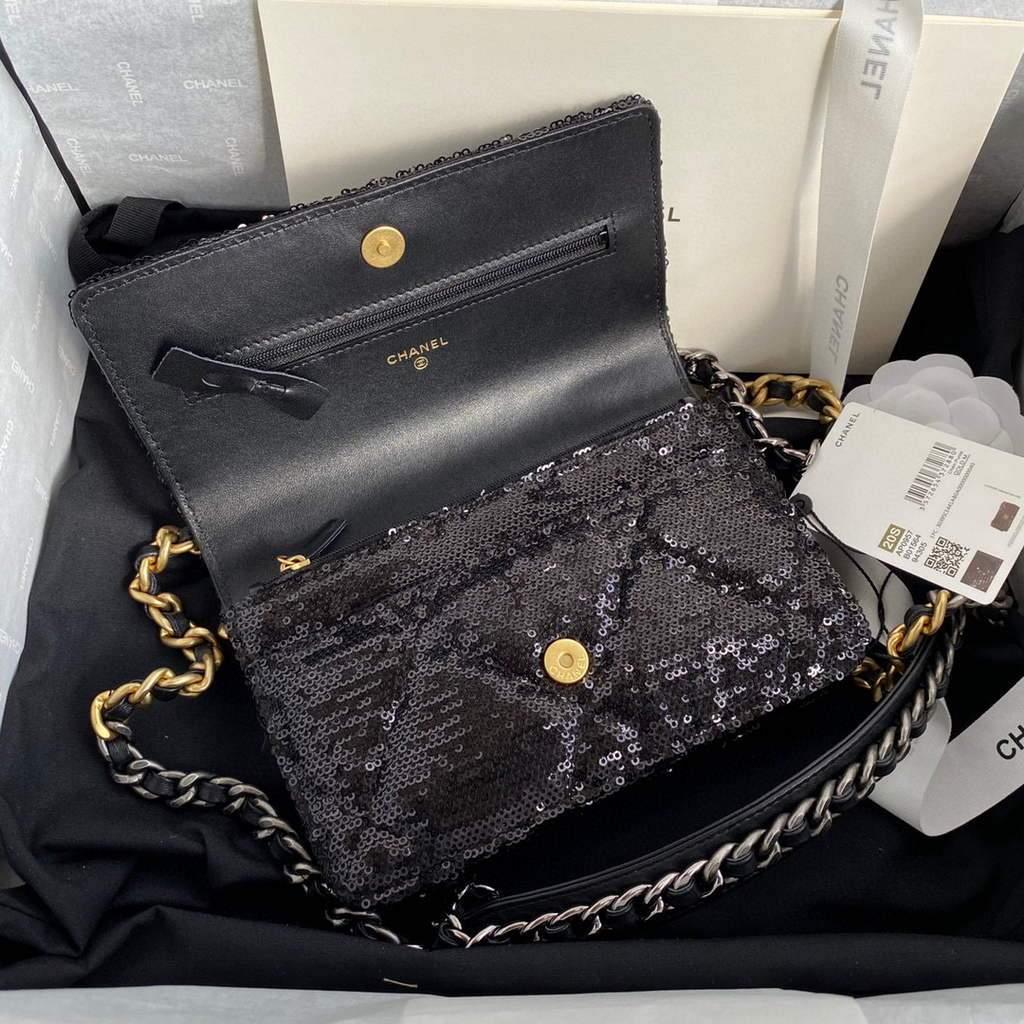Chanel AP0250 Chanel 19 wallet on chain shiny Lambskin Beads Black