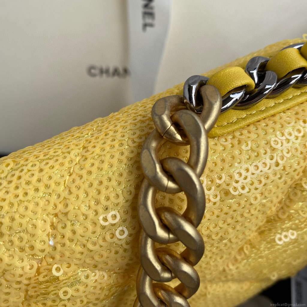 Chanel AP0250 Chanel 19 wallet on chain shiny Lambskin Beads Yellow