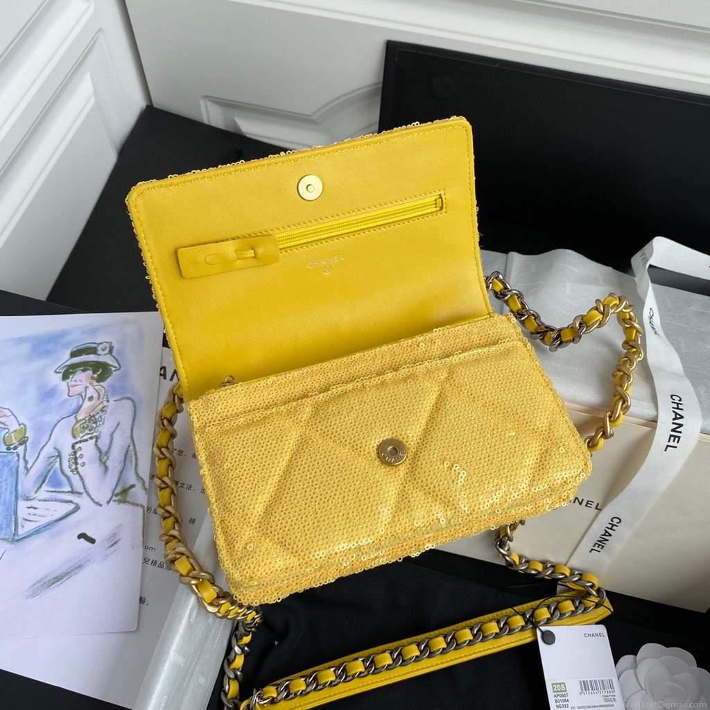 Chanel AP0250 Chanel 19 wallet on chain shiny Lambskin Beads Yellow