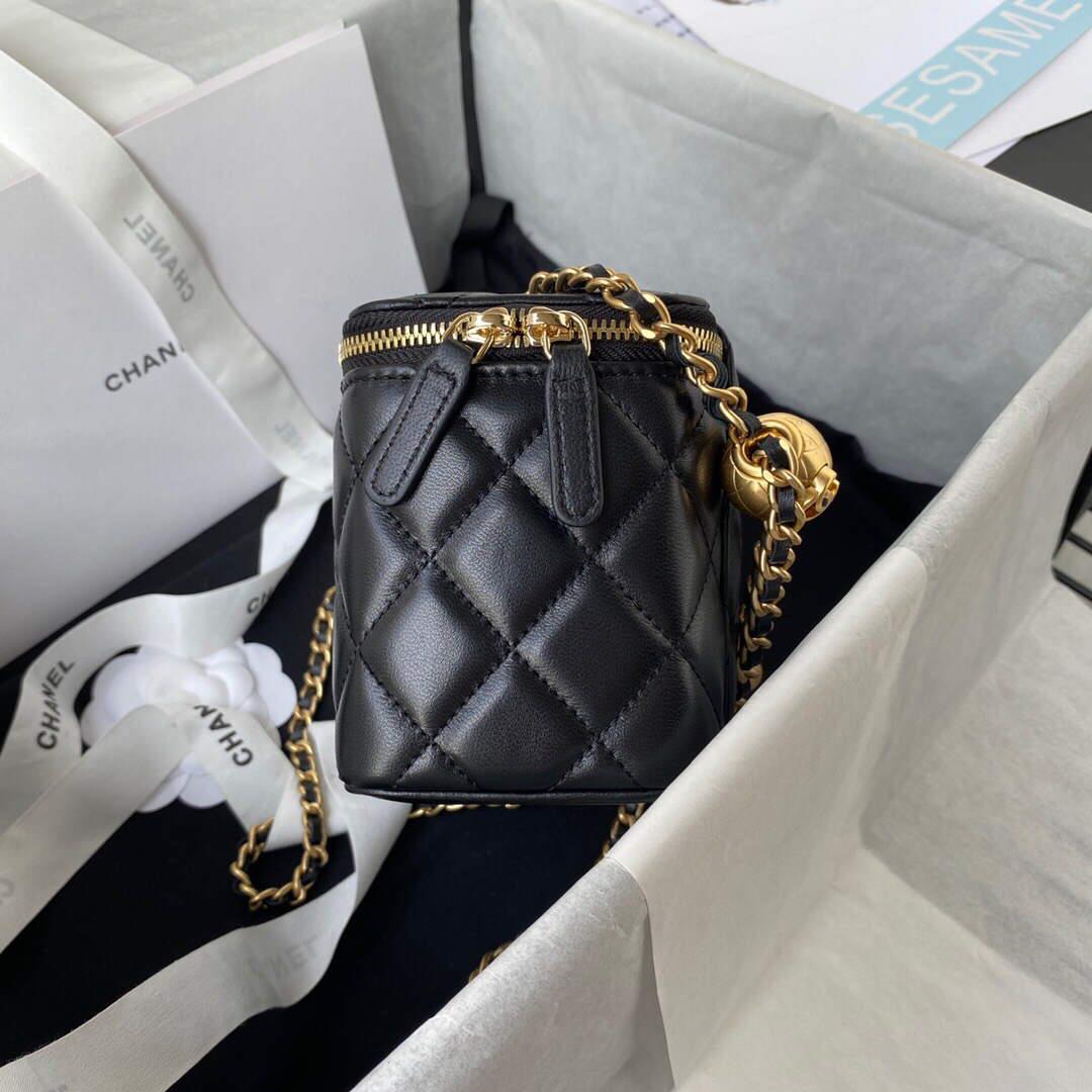 Chanel AP2303 Clutch With Chain in Lambskin Black
