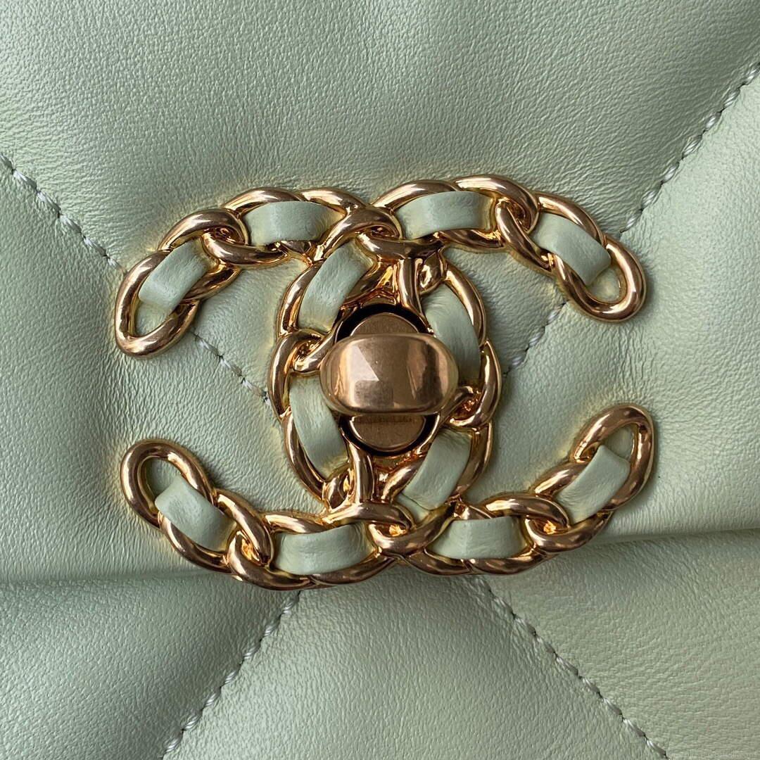 Chanel As1160 Chanel 19 Handbag Flap Lambskin B04852 94305 Green Gold