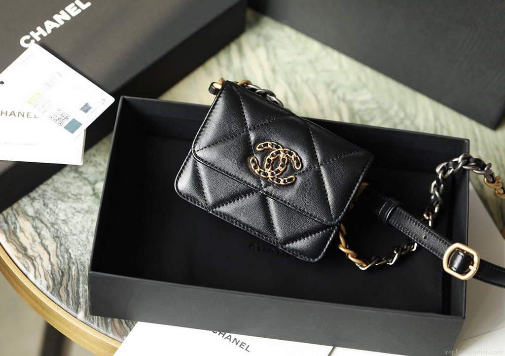 Chanel 21AW Chanel Mini 19 Flap bag Coin Purse With Chain Lambskin Black