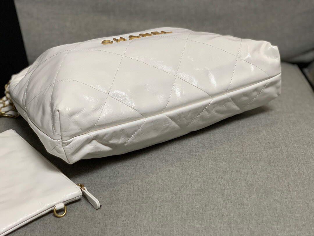 Chanel 22 Handbag Shiny Calfskin Gold AS3261 White
