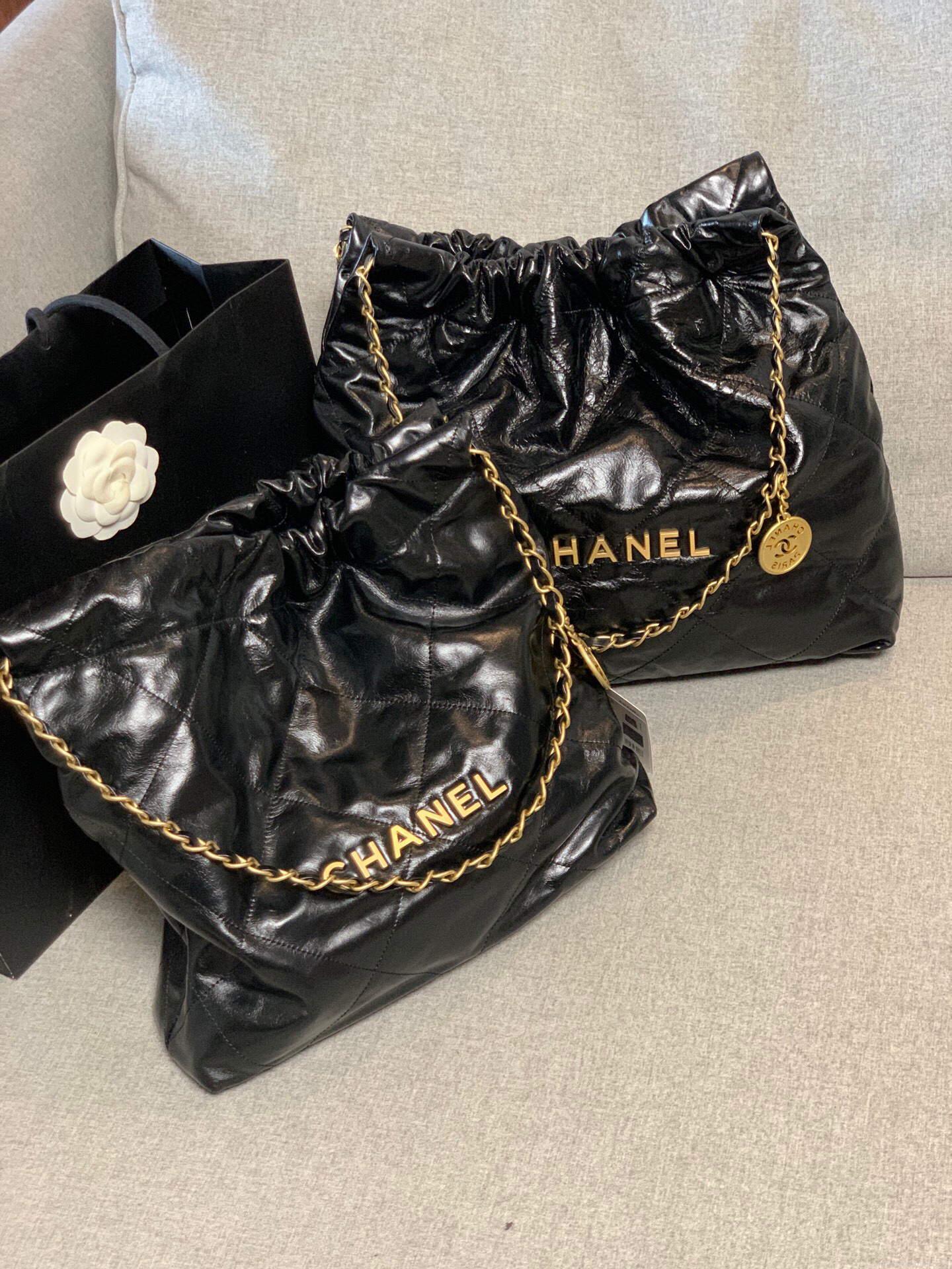 Chanel 22 Small Handbag Shiny Calfskin AS3260 Black Gold