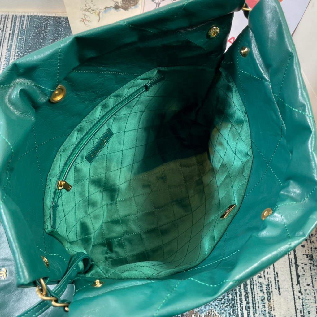 Chanel AS3260 22 Small Handbag Shiny Calfskin Green Gold