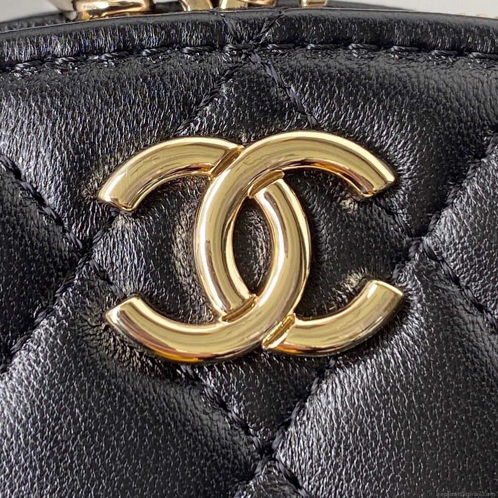 Chanel Vanity Case Shiny Lambskin Gold AP2731 Black