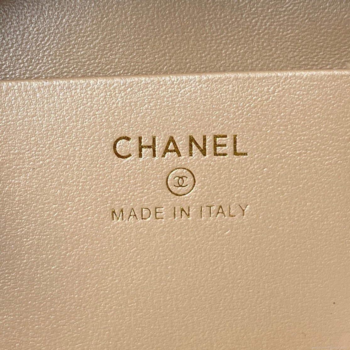 Chanel Vanity Case Shiny Lambskin Gold AP2731 Black