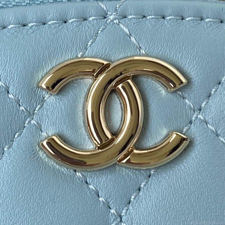 Chanel Vanity Case Shiny Lambskin Gold AP2731 Blue