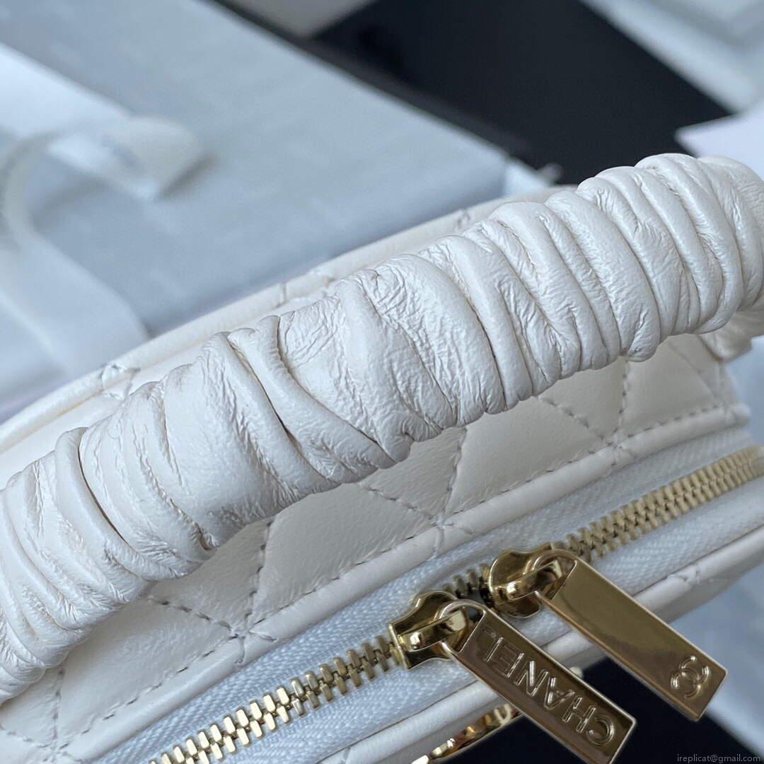 Chanel Vanity Case Shiny Lambskin Gold AP2731 White