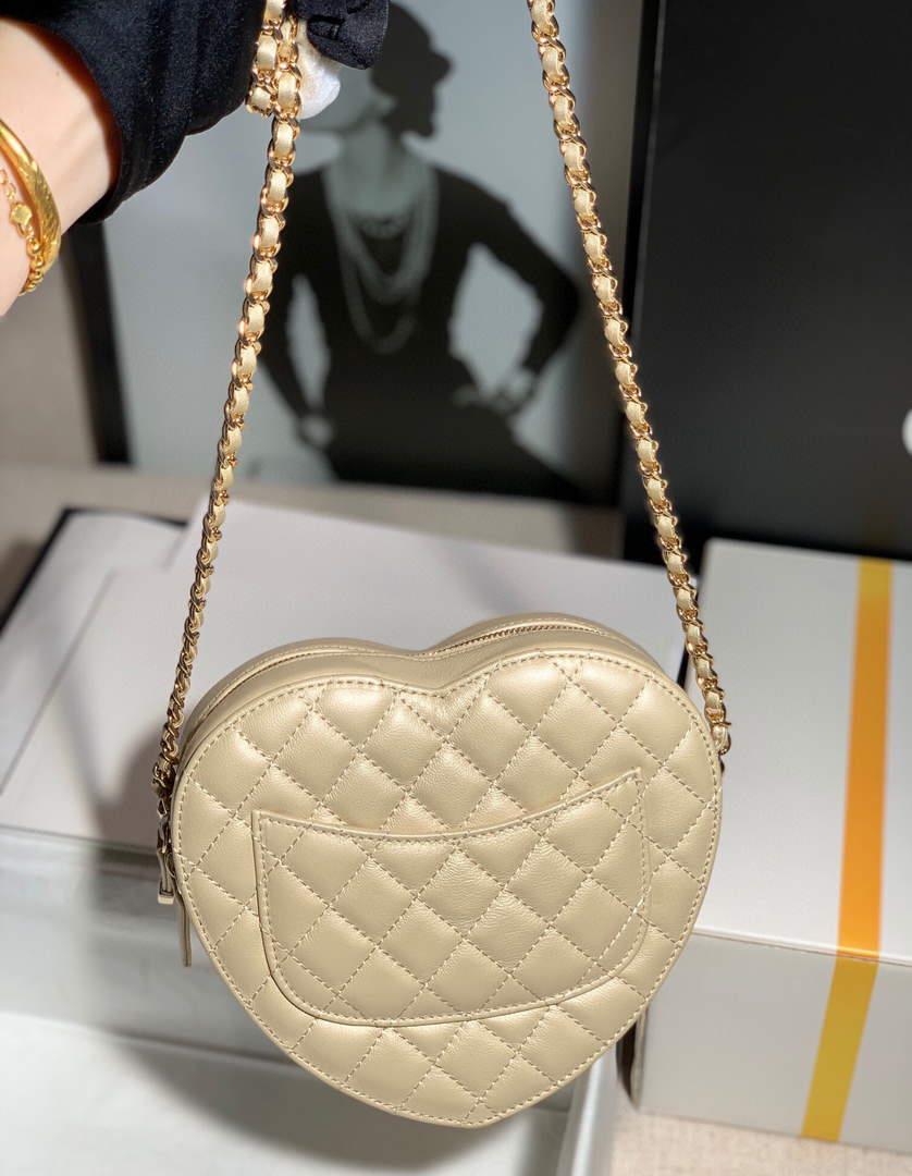 Chanel AS3191 Large Heart Bag Lambskin Gold