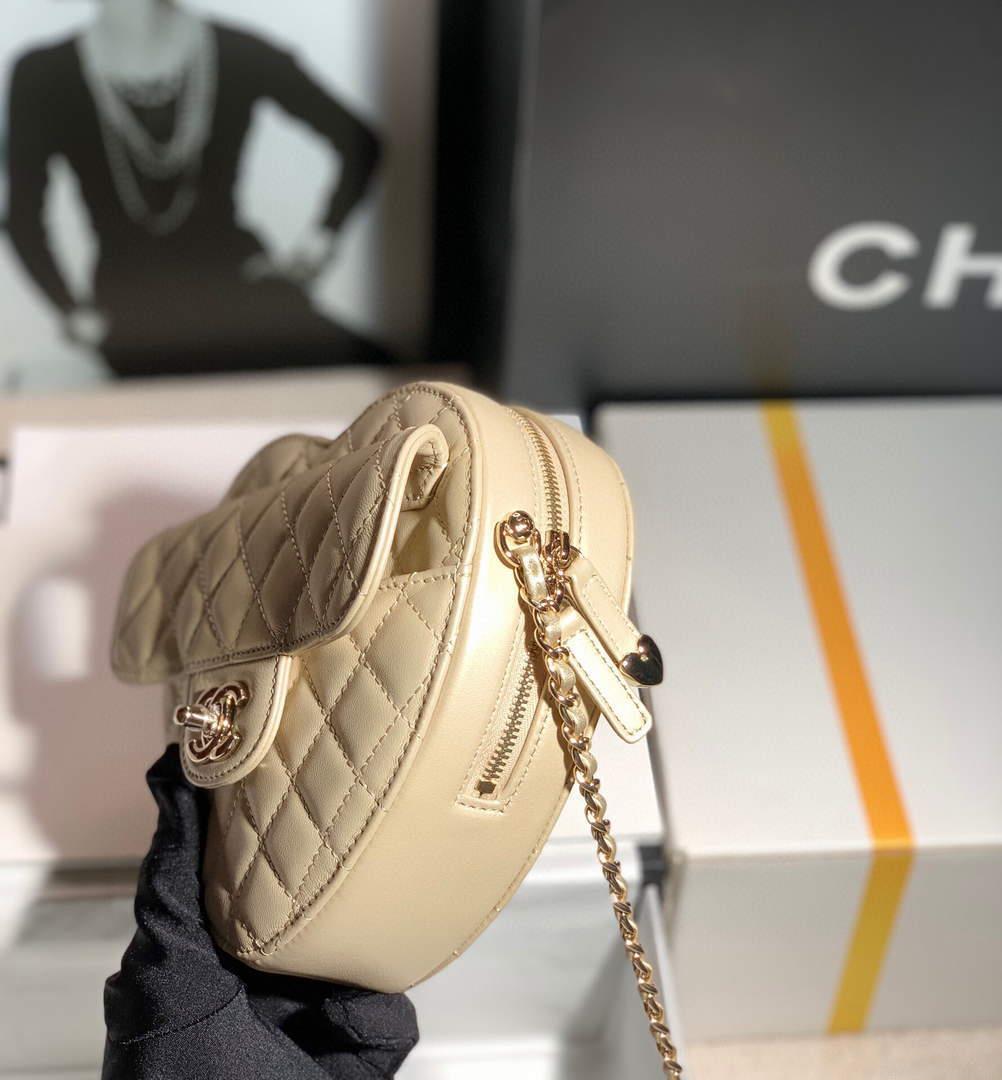 Chanel AS3191 Large Heart Bag Lambskin Gold