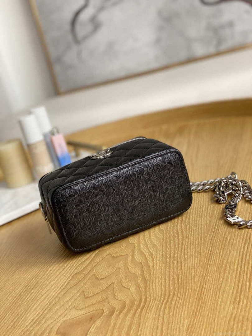Chanel A81194 Vanity with chain Calfskin Sliver Black