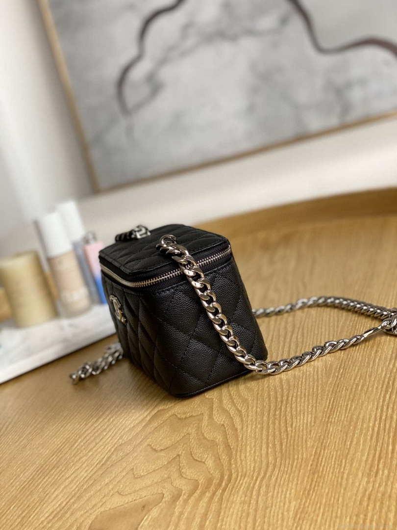 Chanel A81194 Vanity with chain Calfskin Sliver Black