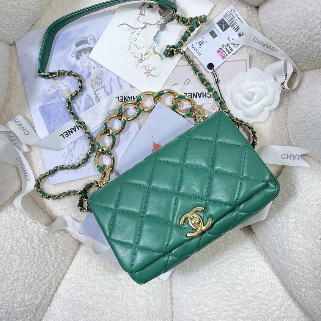 Chanel AS3366 Flap Bag 20cm Lambskin Green