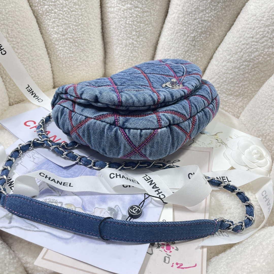 Chanel AS3188 22A Beach Denim saddle bag Denim blue
