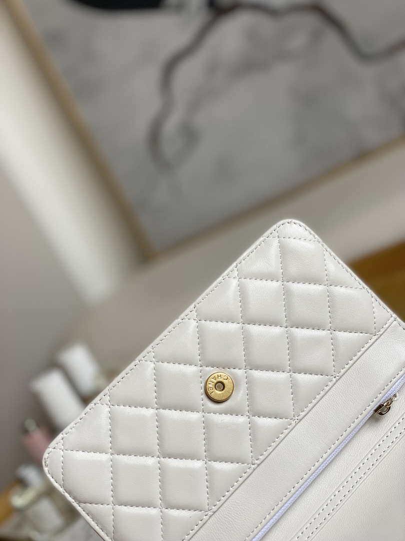 Chanel A81217 Flap Bag Lambskin Onyx Small Square Stewardess Bag White