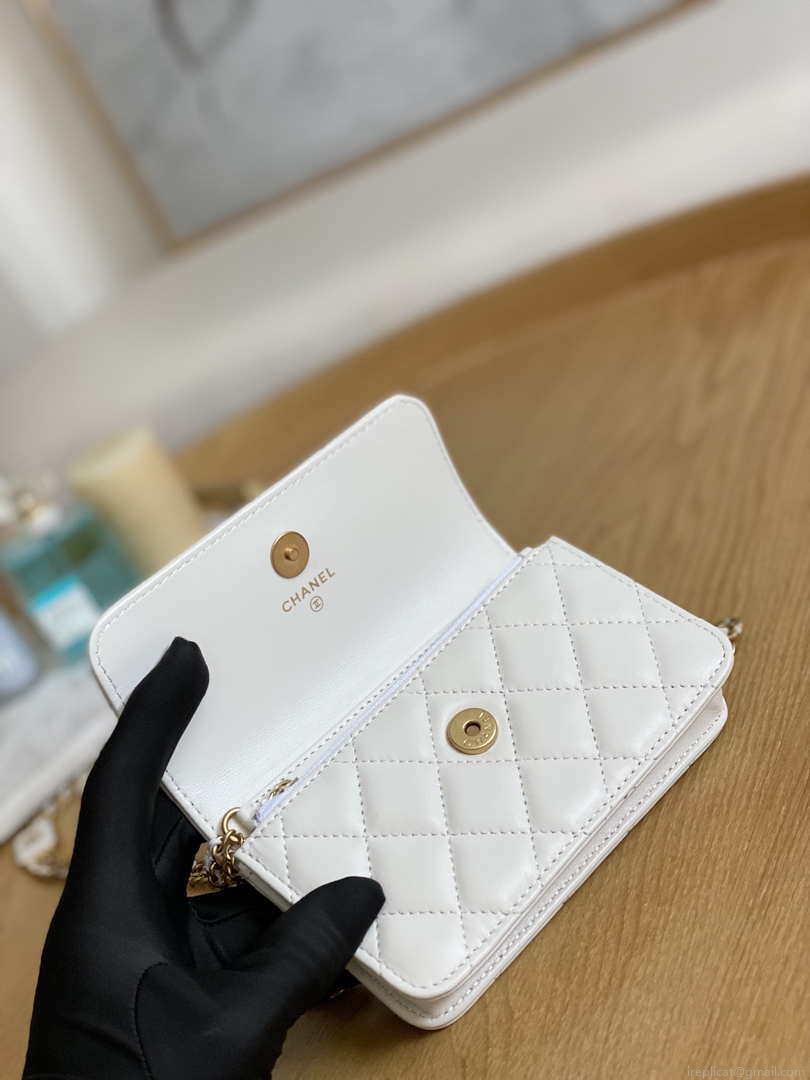 Chanel A68098 Mini Flap Bag Lambskin Onyx Small Square Stewardess Bag White