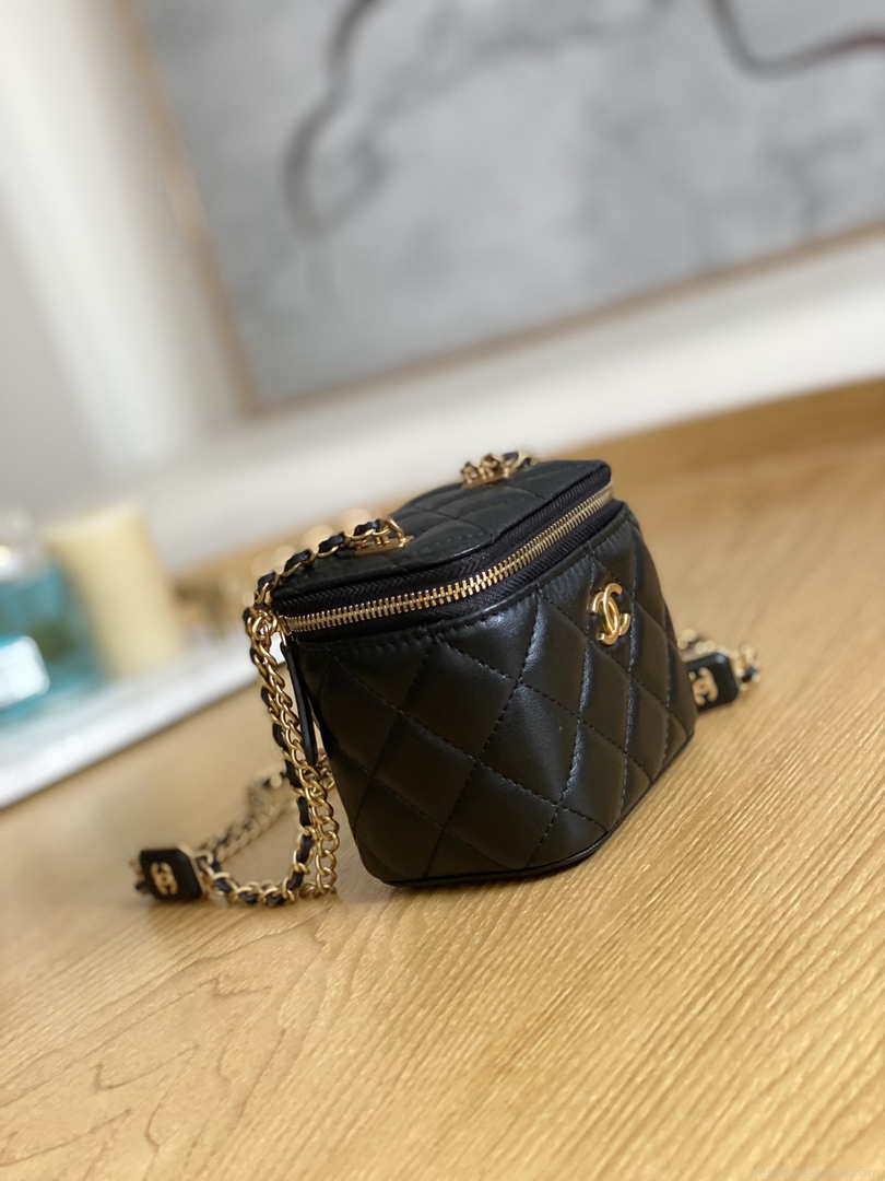 Chanel A68101 Mini Vanity with Chain Lambskin Gold Black