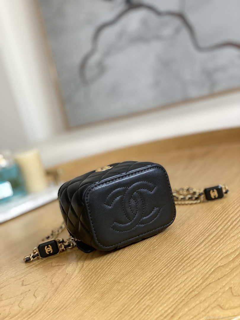 Chanel A68101 Mini Vanity with Chain Lambskin Gold Black