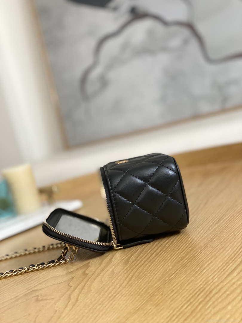 Chanel A68101 Mini Vanity with Chain Lambskin Gold Black