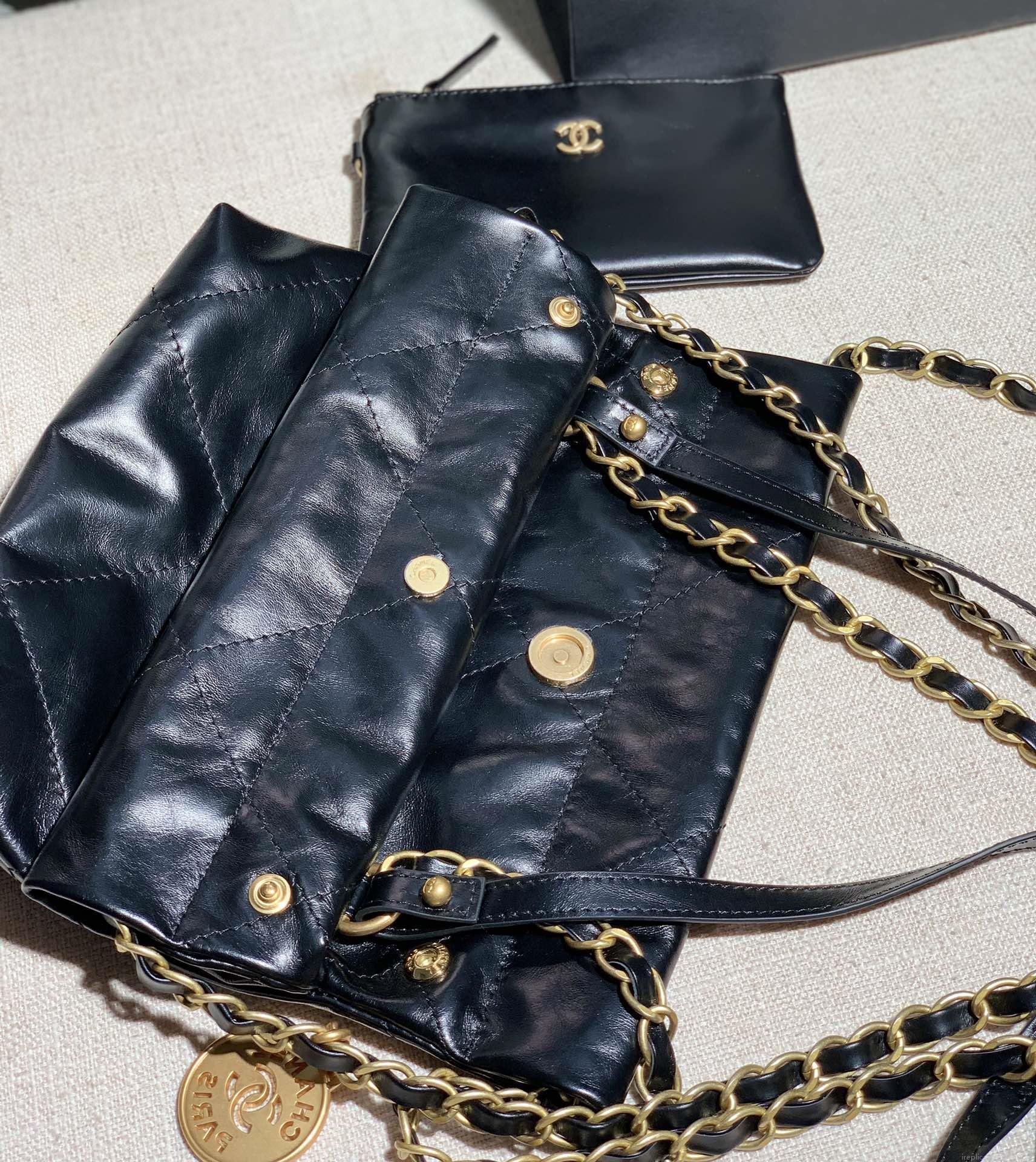 Chanel AS3260 22 Mini Handbag Calfskin Black with Gold A85