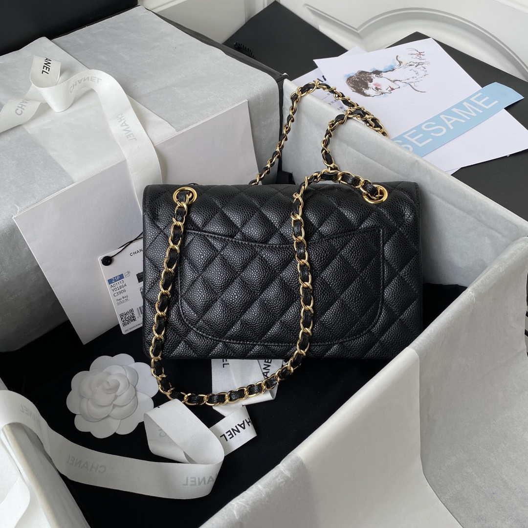 Chanel A01113 Flap Handbag Classic Bag Grained shiny Calfskin Black Gold