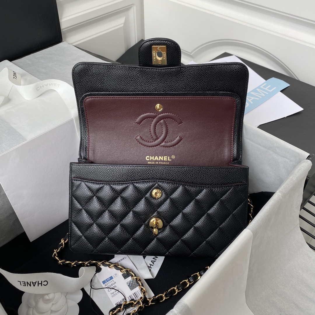 Chanel A01113 Flap Handbag Classic Bag Grained shiny Calfskin Black Gold