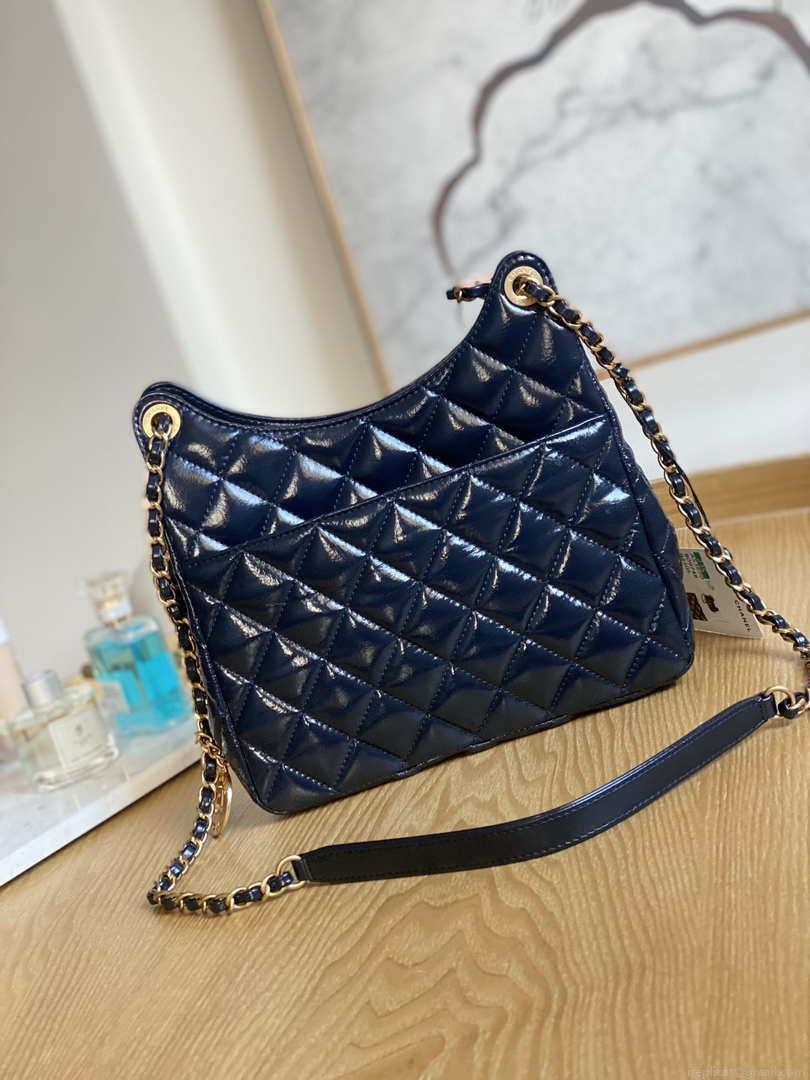 Chanel AS3690 Hobo Handbag Shiny Crumpled Calfskin & Gold-Tone Metal Navy blue
