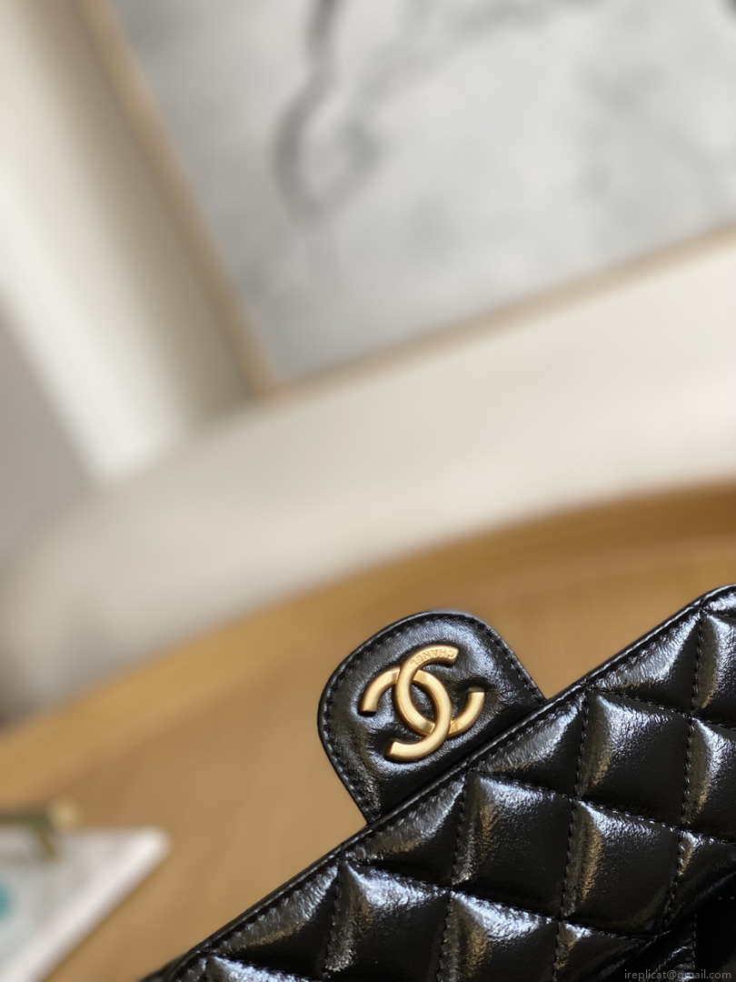 Chanel AS3690 Hobo Handbag Shiny Crumpled Calfskin & Gold-Tone Metal Black