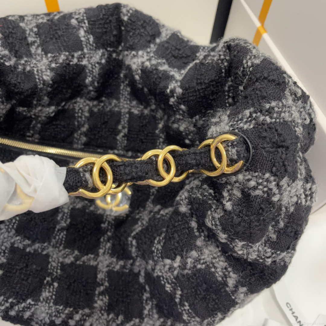 Chanel AS3564 MAXI HOBO BAG Wool Tweed & Gold-Tone Metal Black & Gray