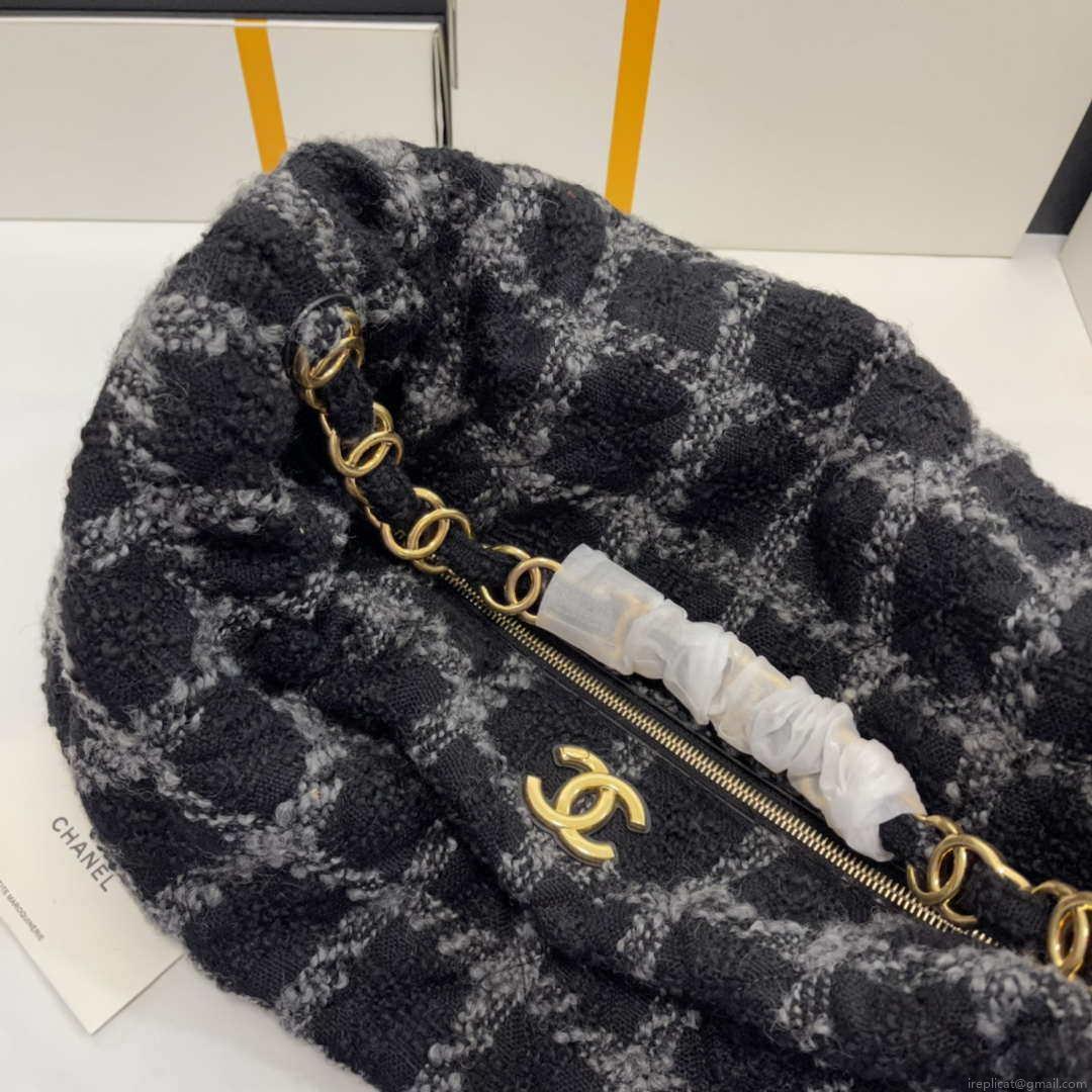 Chanel AS3564 MAXI HOBO BAG Wool Tweed & Gold-Tone Metal Black & Gray