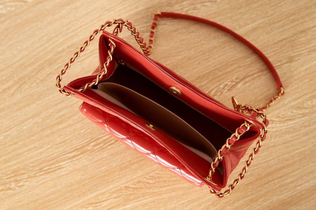 Chanel AS3690 Hobo Handbag Shiny Crumpled Calfskin & Gold-Tone Metal Red