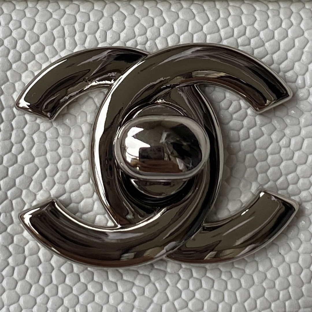 Chanel A01113 Flap Handbag Classic Bag Grained shiny Calfskin White Silver