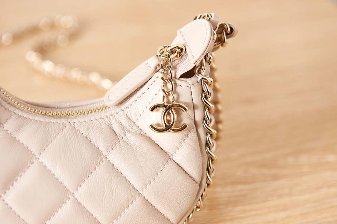 Chanel AP3232 Clutch With Chain Lambskin & Shiny Light Gold Metal Beige