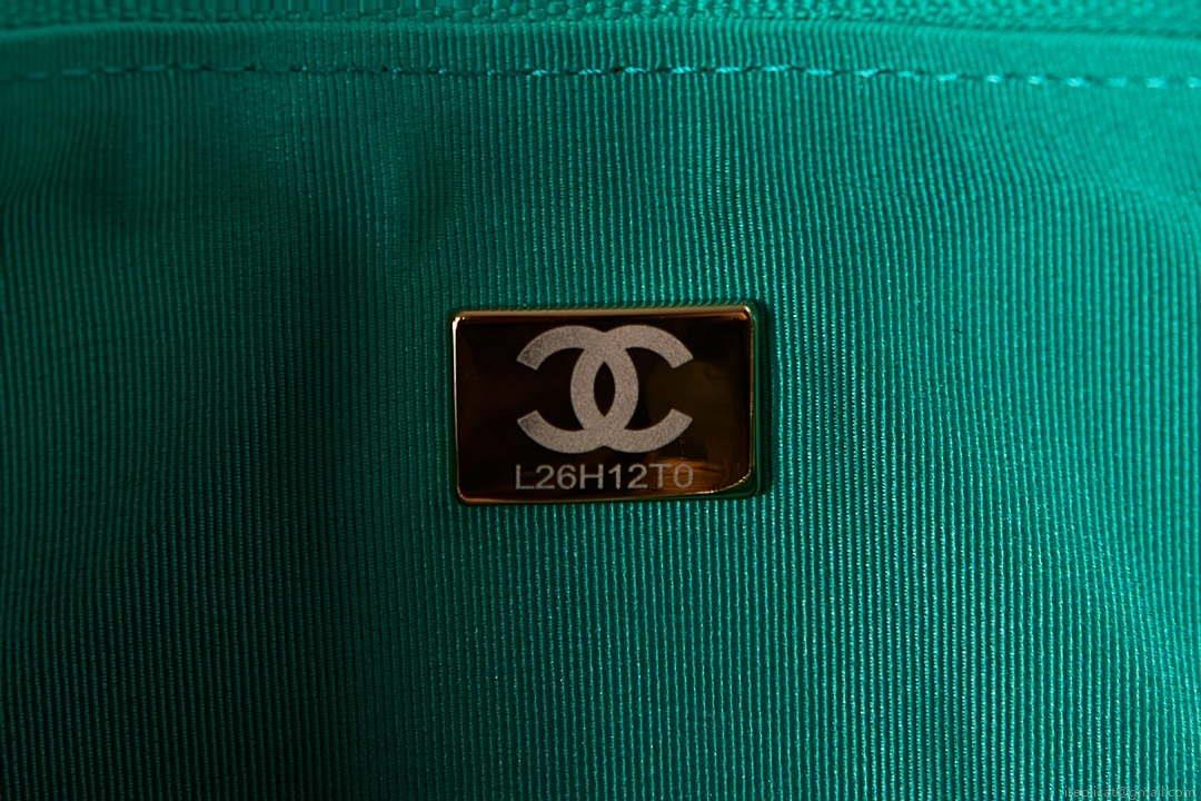 Chanel AS3917 Clutch With Chain Lambskin & Shiny Light Gold Metal Green