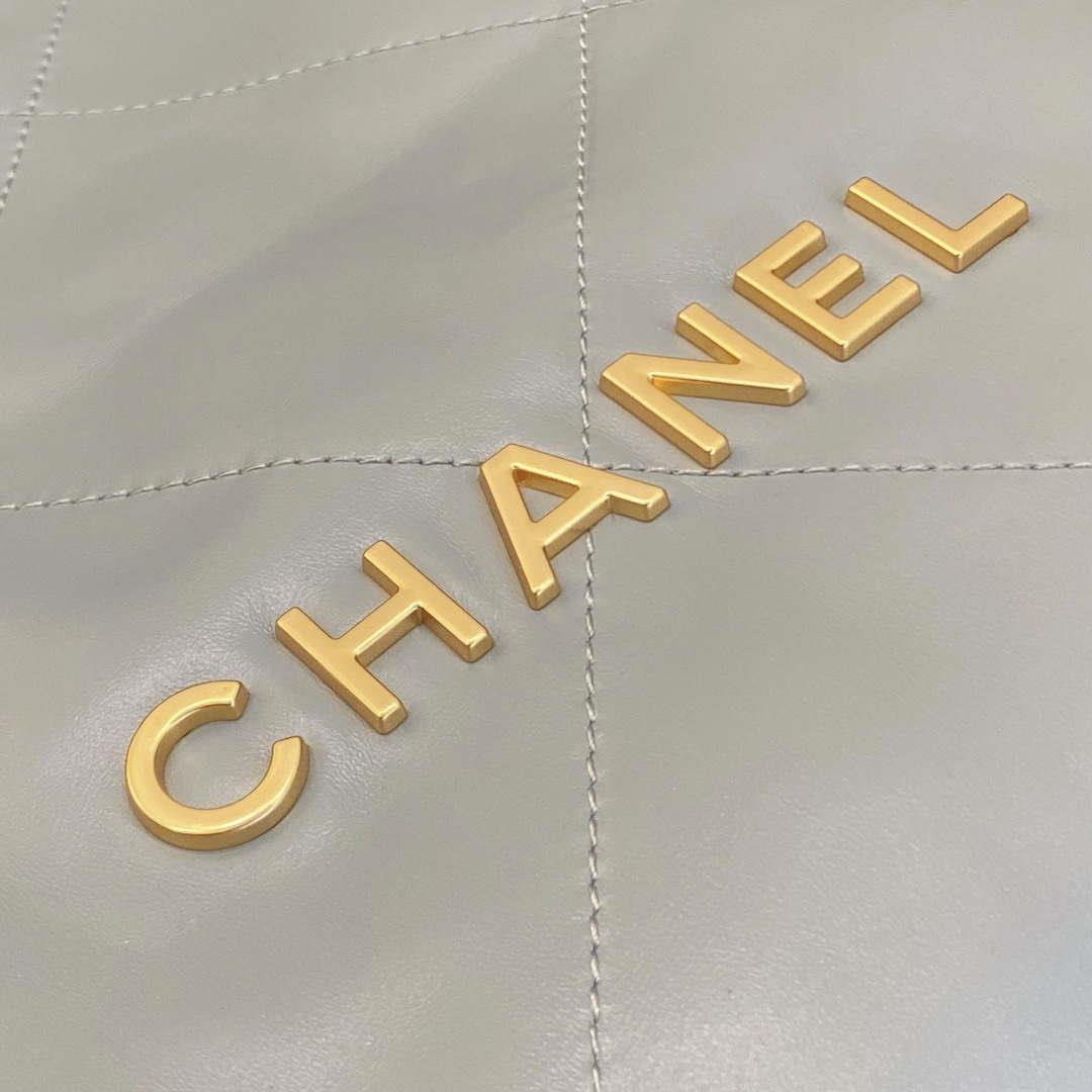 Chanel 22 AS3260 Small Handbag Shiny Calfskin Light Green Gold