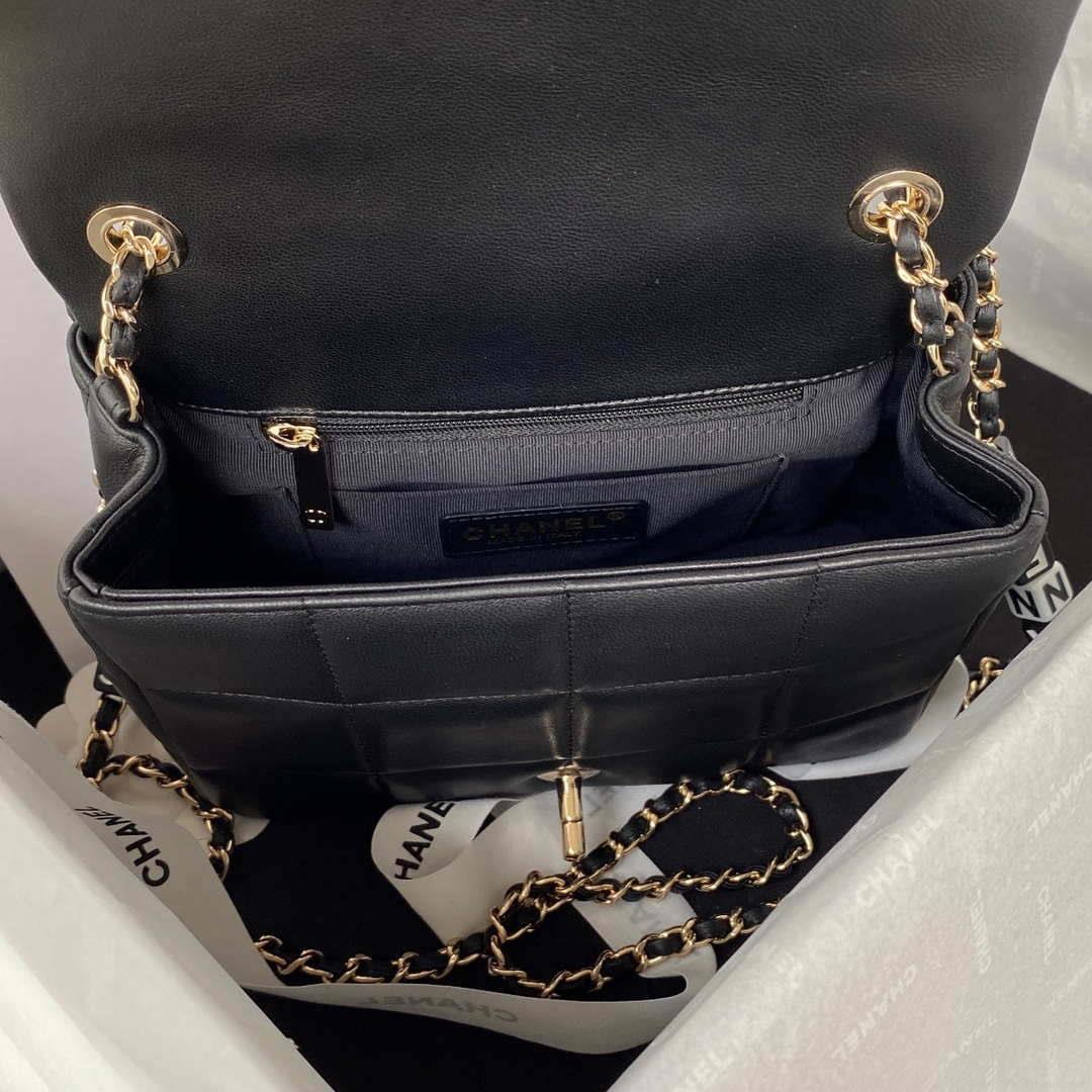 Chanel AS3331 Small Flap 19cm Bag Black Lambskin Gold