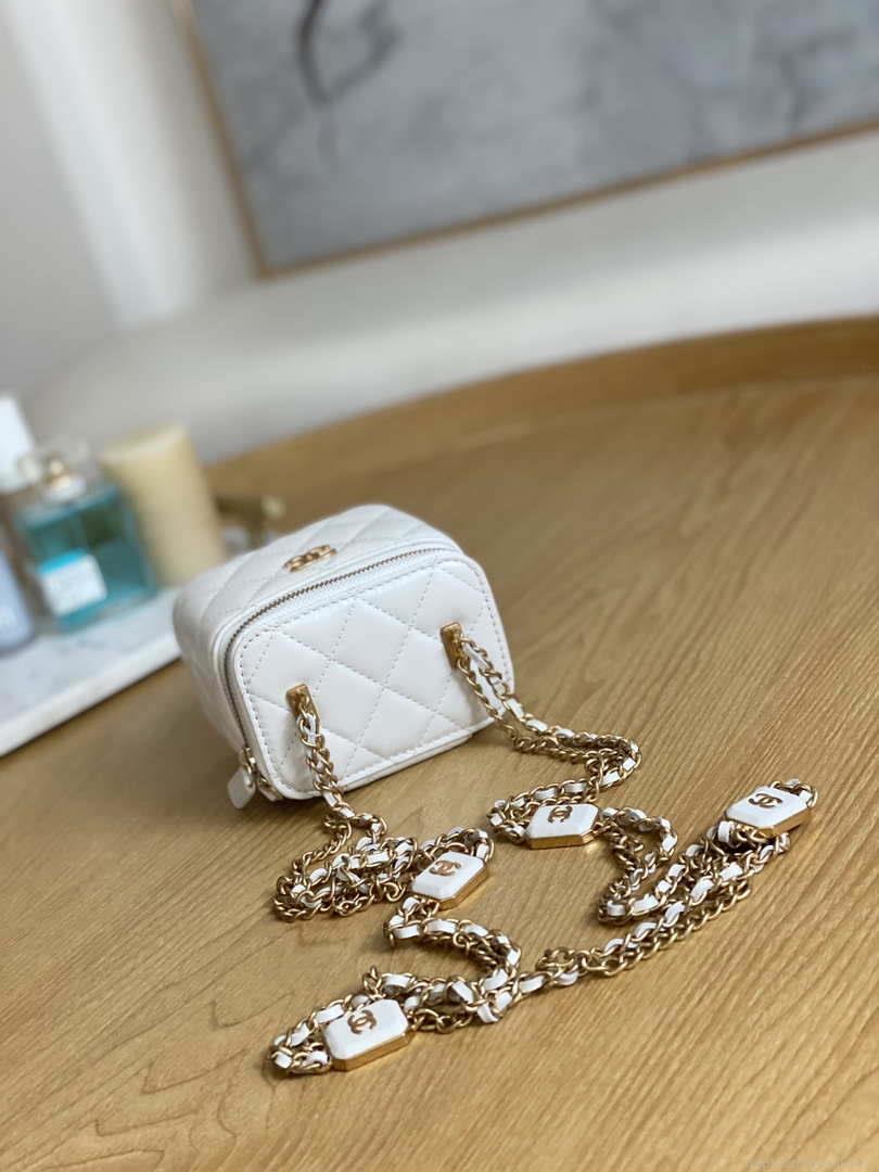 Chanel A68101 Small Vanity With Chain Lambskin White
